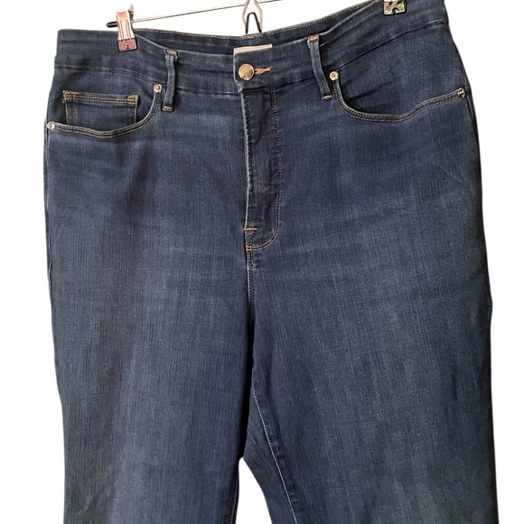 Good American Straight Leg Ankle Jeans‎ - Picture 3 of 7